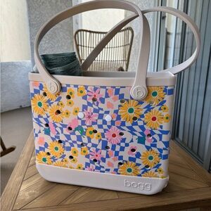 BOGG BAG (medium) floral design like new